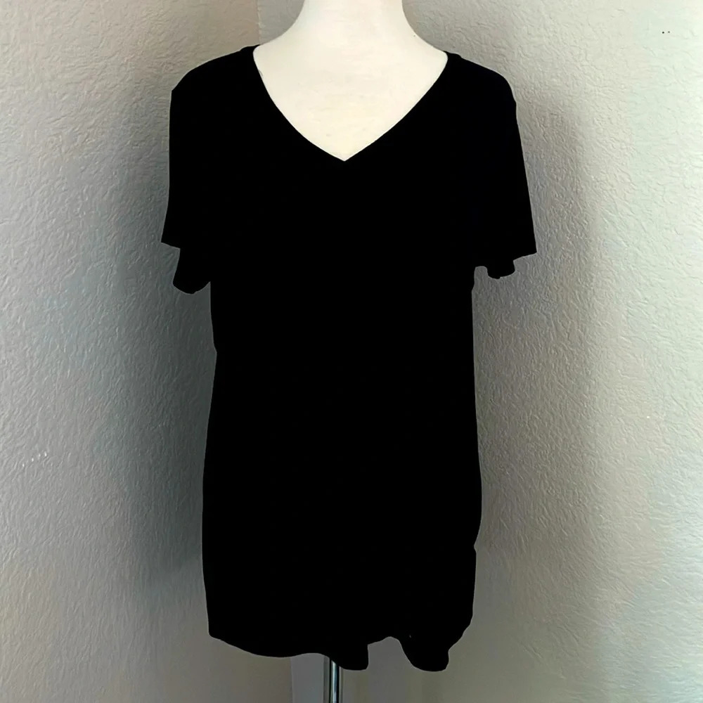 KIKILARUE black soft oversized neck tee